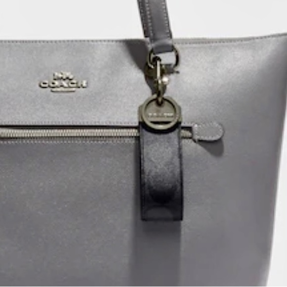 Coach Loop Keychain Fob Bag Charm In Signature Canvas - Picture 9 of 9